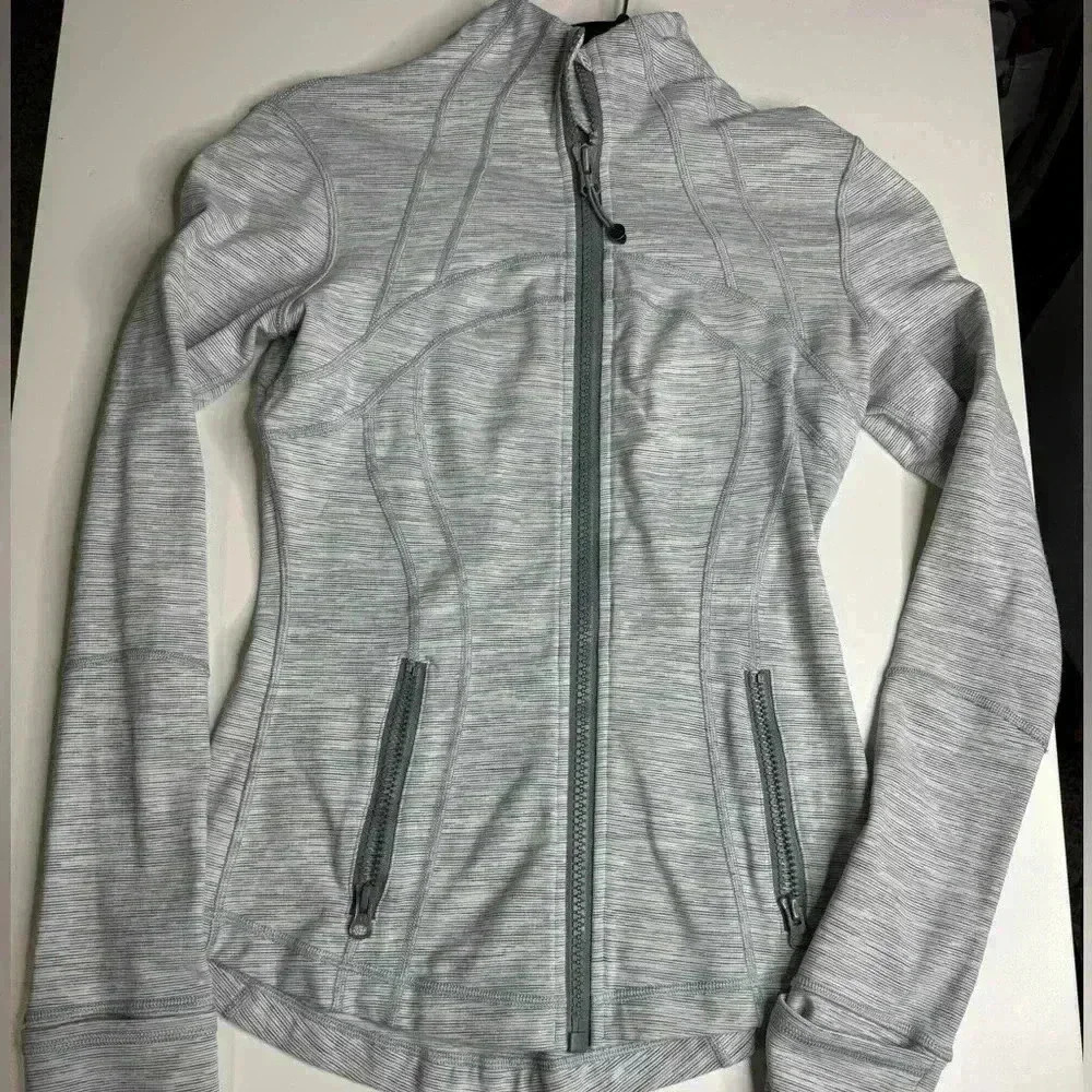 Lululemon Women’s Jacket Size 4